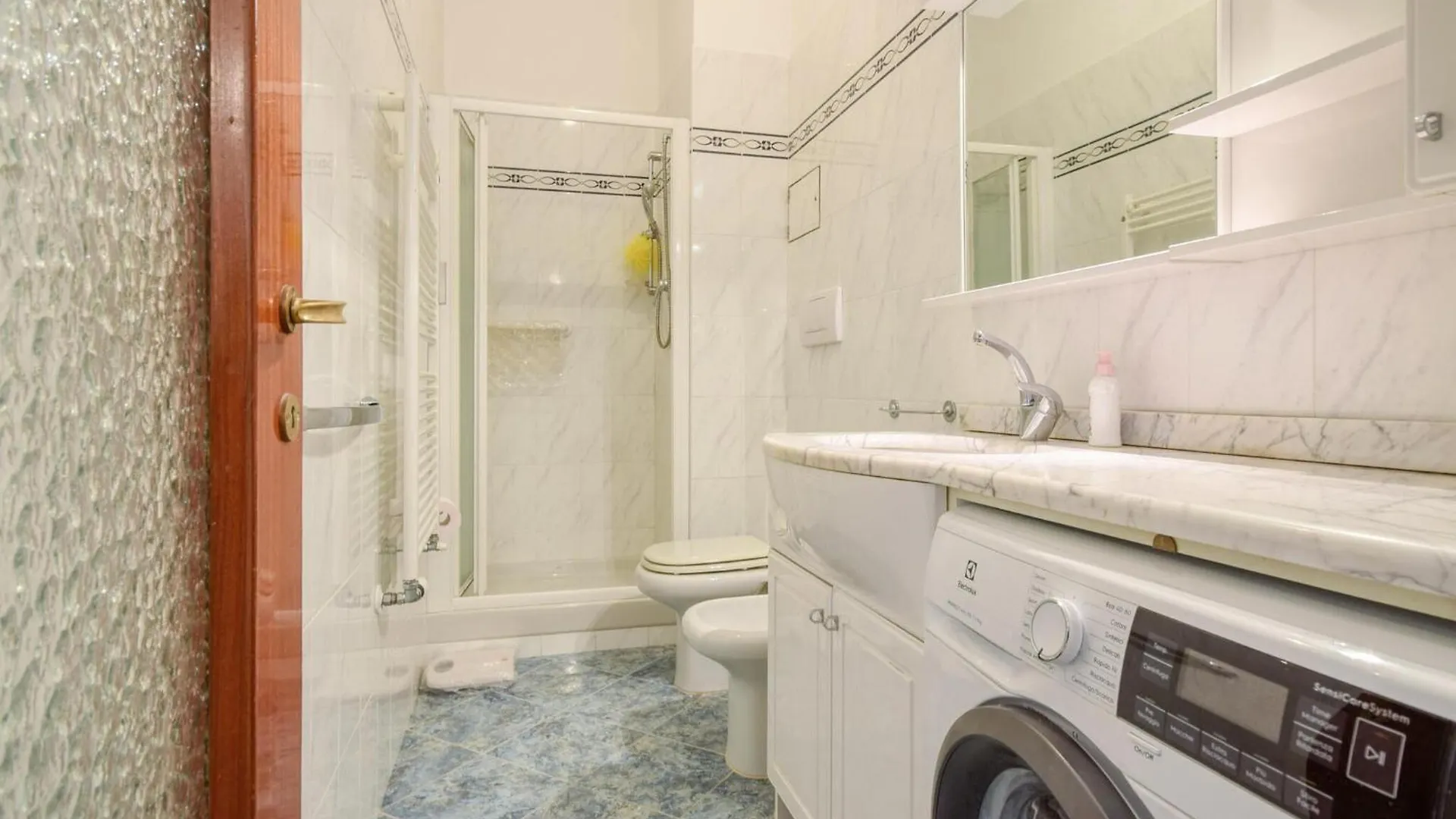 Stunning Apartment In Chiavari With Wifi 0*,
